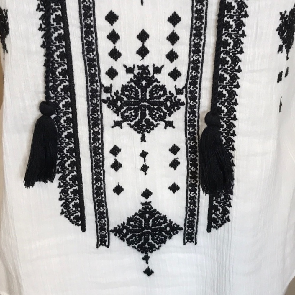 Lucky Brand Embroidered Peasant Top - Picture 5 of 13